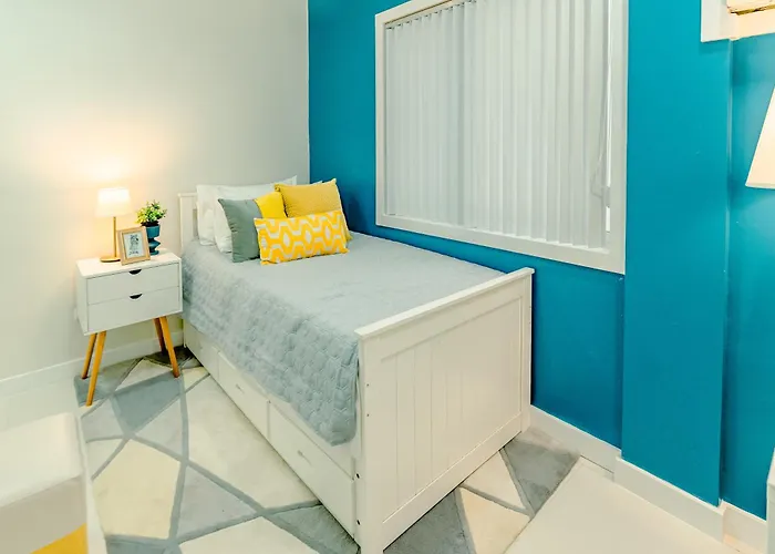 Vakantiehuis Cozy Modern 2br Loft, Monterrazas, Cebu